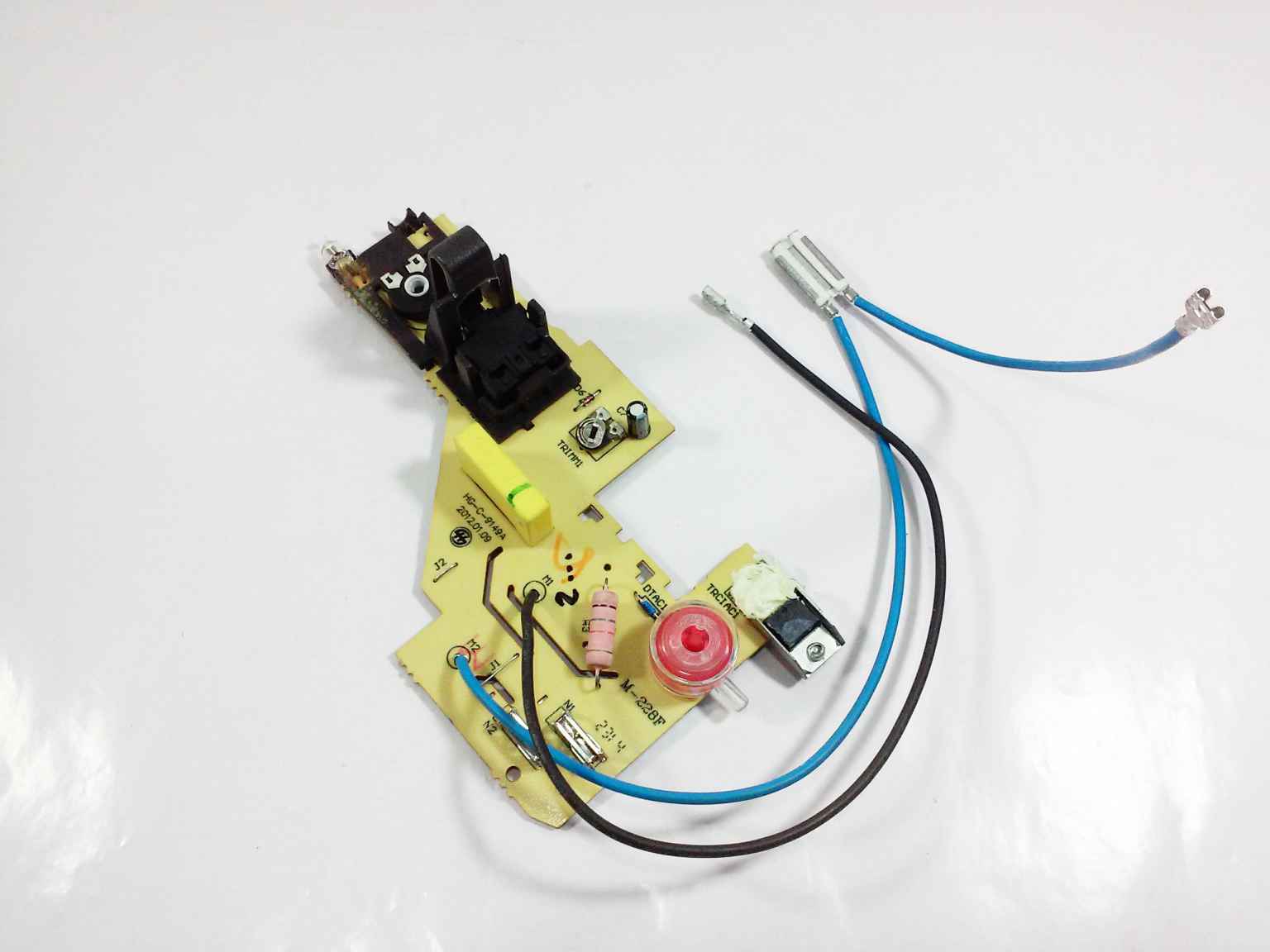 برد جاروبرقی بوش ارگوماکس و پارس خزر 2200 وات