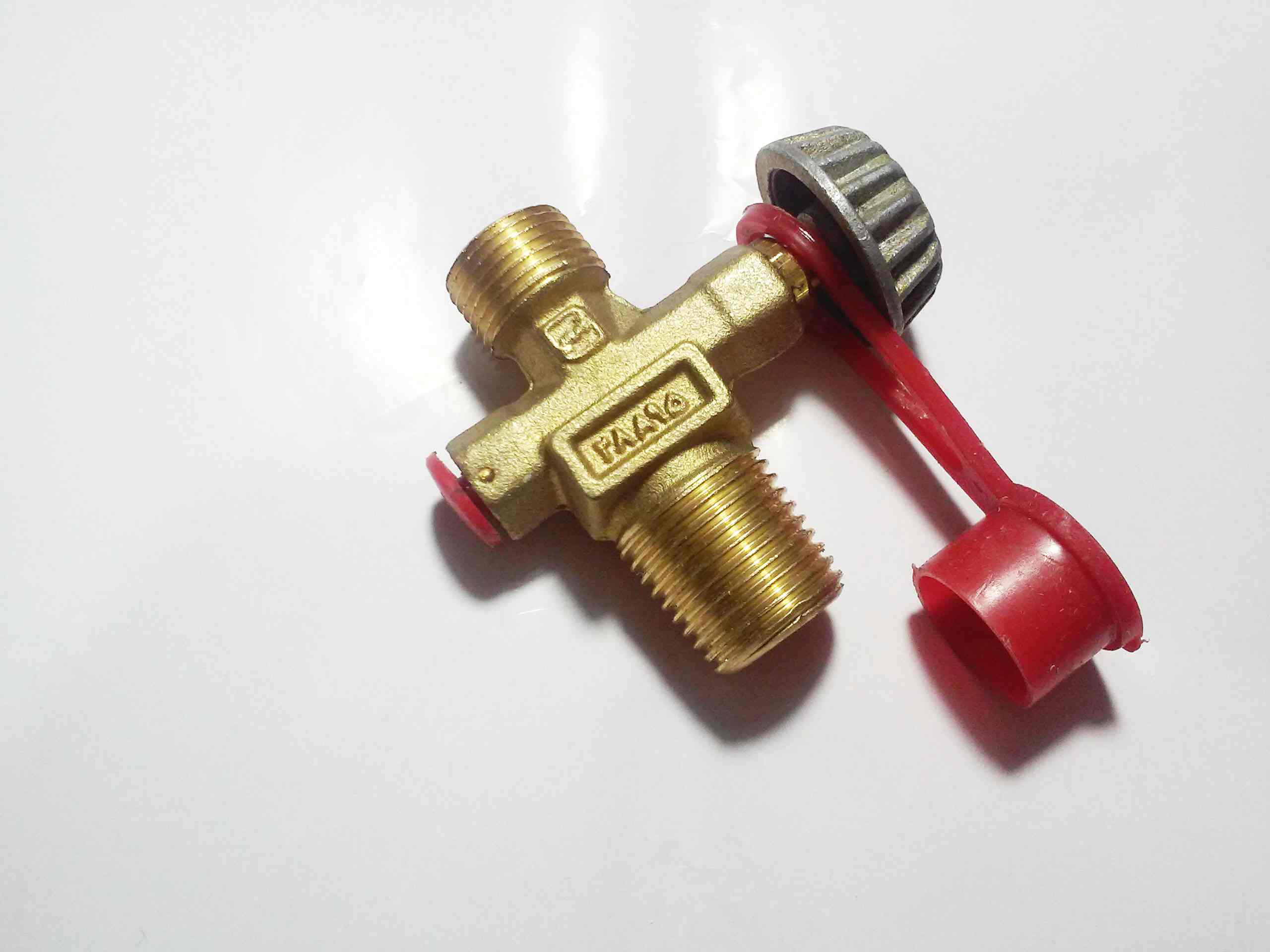 شیر اجاق گاز پیک نیک(16.5میل) شیر اجاق گاز پیک نیک(16.5میل)