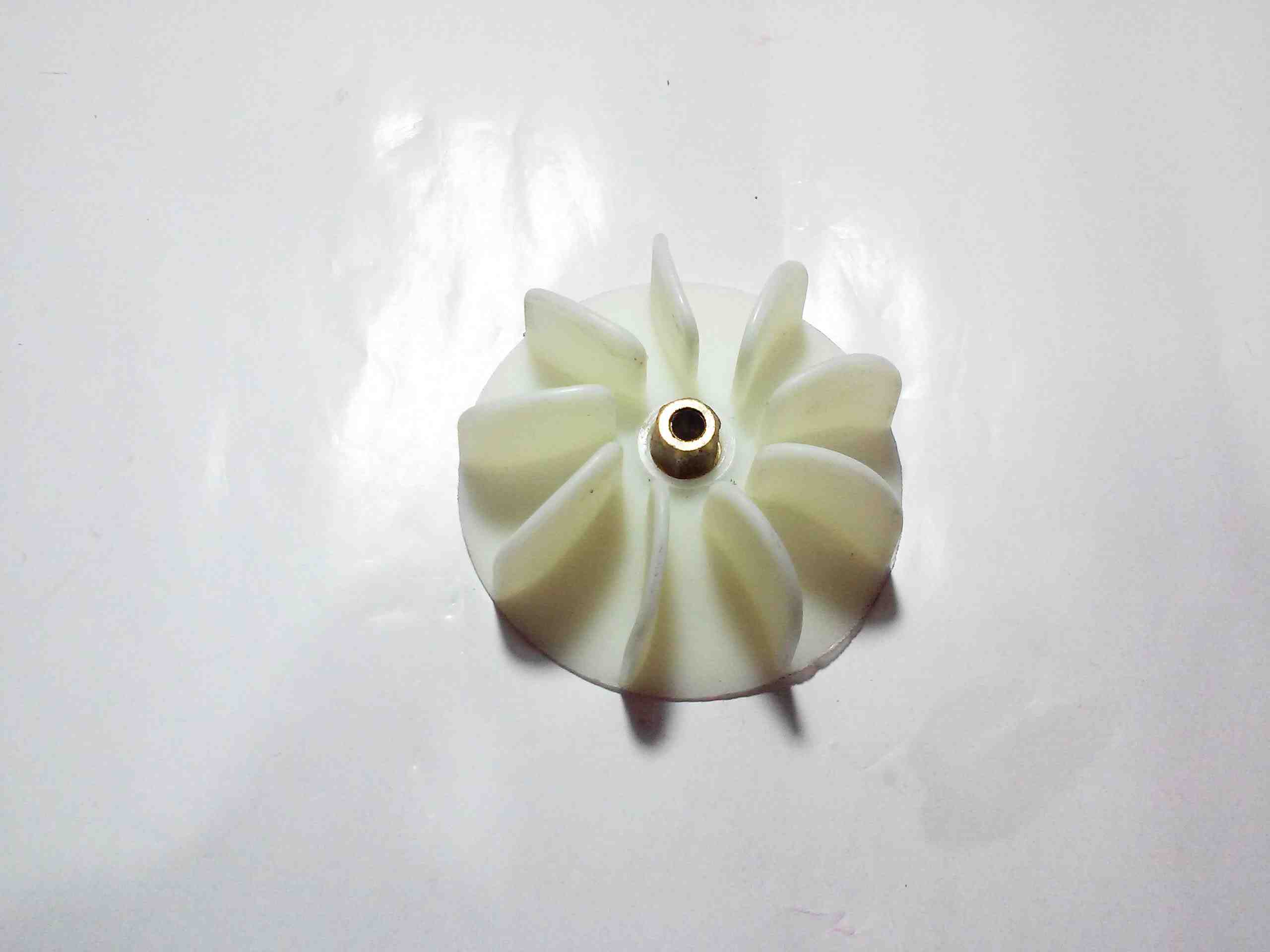 پروانه سشوار جانسون بوش دار(قطر سوراخ 4 میلی متر) پروانه سشوار جانسون بوش دار(قطر سوراخ 4 میلی متر)